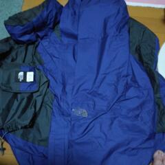 THE,NORTHFACEのウインドブレーカー上下の画像