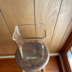 ガラスの花瓶【中】の画像