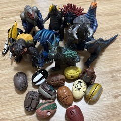 怪獣大量