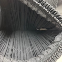 2410-515 PLEATS PLEASE プリーツバック ポーチ付 汚れあり 中古の画像