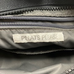 2410-515 PLEATS PLEASE プリーツバック ポーチ付 汚れあり 中古の画像