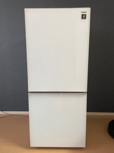 シャープ　冷蔵庫　18年製