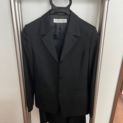 レディーススーツ