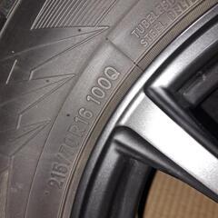 215/70R16スタッドレスタイヤホイールセットの画像