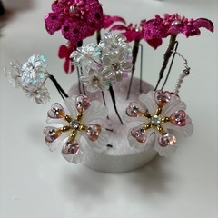 値下したよ！成人式　発表会　髪飾りの画像