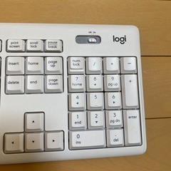 【logicool】ワイヤレスキーボードの画像