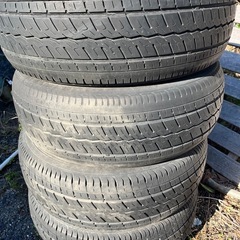 215/65R16 TOYOホワイトレター　ハイエース　キャラバンの画像