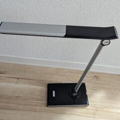 ニトリ　LED　デスクライト