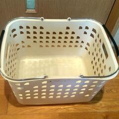 プラスチック バスケット 洗濯かご 白の画像