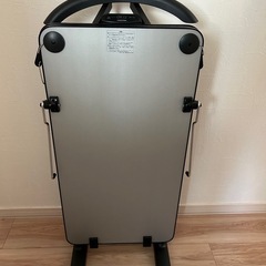 【美品】2023年製ズボンプレッサー東芝 HIP-T36-S ス...