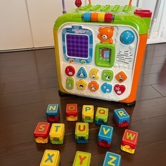 Vtech バイリンガル楽しさMAX！究極のABCビッグキューブ (トイザらス限定)の画像
