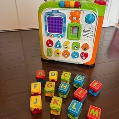 Vtech バイリンガル楽しさMAX！究極のABCビッグキューブ (トイザらス限定)の画像