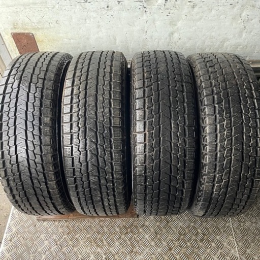 極上タイヤ　YOKOHAMA ヨコハマ　G075 225/65R17 スタッドレス　タイヤ　2018年製　17インチ