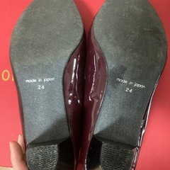 赤　パンプスの画像