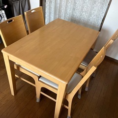 【取引中】4人掛けダイニングセット