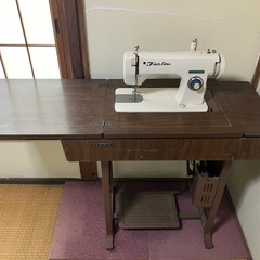 アンティークミシン　壊れてますがインテリアとして欲しい方に差し上...