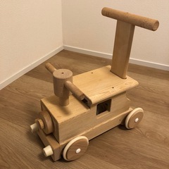 子供用の汽車ポッポのおもちゃ
