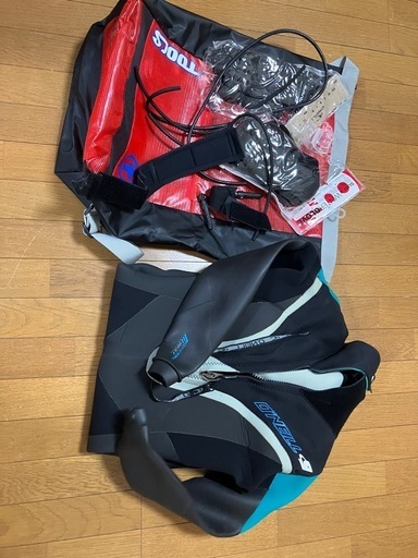 【新品あり数点セット】oneillウェットスーツとサーフィン小物セット