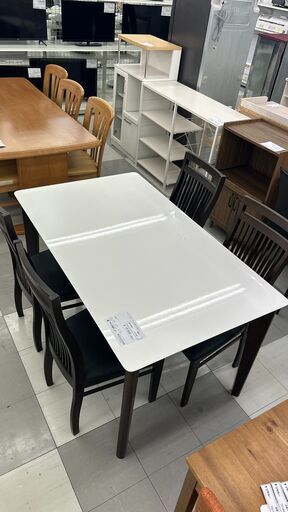 ★ジモティ割あり★  ダイニングテーブル４人掛け  H70×D80×W135 クリーニング済み TC1848