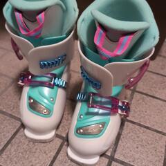 スキー靴　子供用