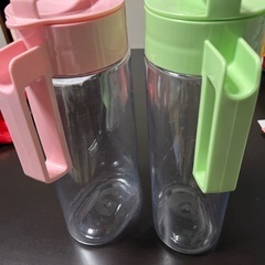 ★お茶ボトル　1.5l〜2l弱ほど　ボトルやパッキンに割れ欠けナ...