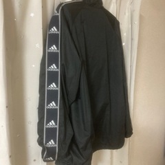 adidas アウターの画像