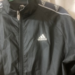 adidas アウターの画像