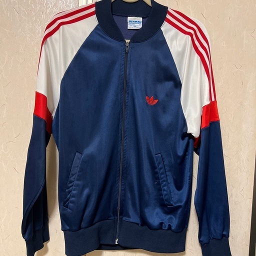 adidas トラックジャケット