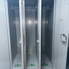 珍しい10人用ロッカー　鍵も有りますの画像