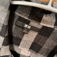 ユニクロチェックシャツLサイズの画像