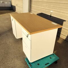 【期間限定特価】両袖机 (幅140*奥行70*高さ70) 事務机 鍵付き オフィスデスク 【10月23日まで】※引き取り限定の画像