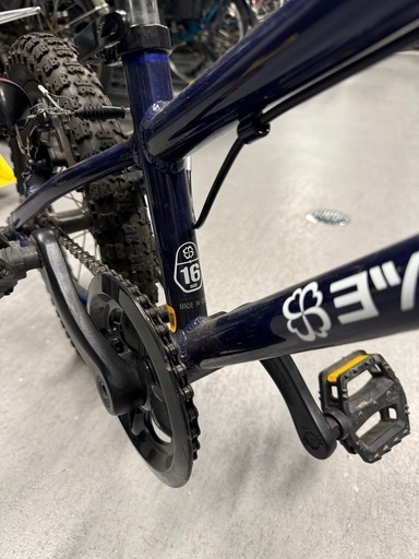 ヨツバサイクル　16インチ　ネイビー