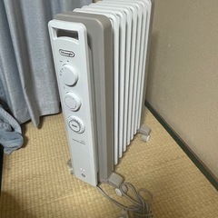 【受付停止中】デロンギ　オイルヒーター　説明書・保証書あり