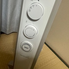 【受付停止中】デロンギ　オイルヒーター　説明書・保証書ありの画像