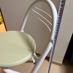 折りたためる椅子です♪の画像