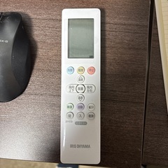 【アイリスオーヤマ】エアコン　室外機リモコン付き　10畳の画像