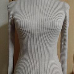【美品】神戸レタス　タートルネックセーター　グレージュ　Mの画像