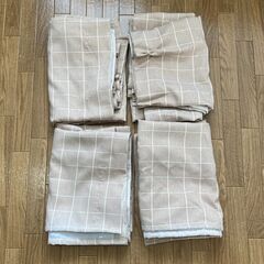 カーテン　縦100cm×横140cm　４枚