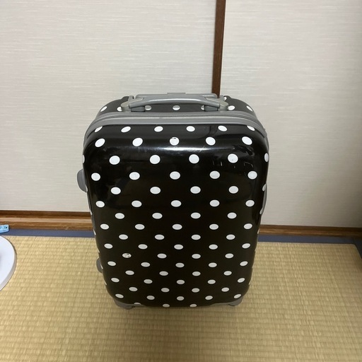 スーツケース
