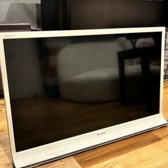 ホワイト　テレビ　韓国インテリア　AQUOS