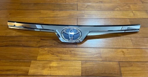 ❗️値下げ❗️80ヴォクシー　フードトップモールメッキ　ブラックエンブレム仕様に変更