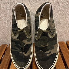 AZULスニーカーの画像