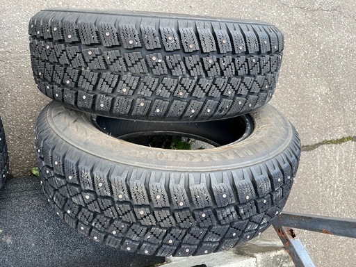 取引中　205/65R15 ハンコック　スパイクタイヤ