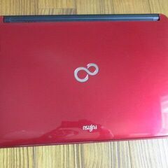 女性好みのキレイな赤いノートパソコン 大画面！ 最新のWindows11pro