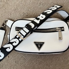 GUESS クロスボディバッグ 美品