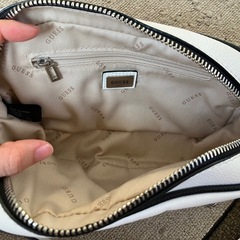 GUESS クロスボディバッグ 美品の画像