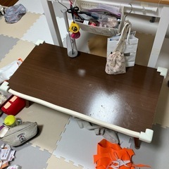テーブル