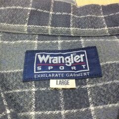 ◆【中古】　紳士用/上着シャツ。《Large　サイズ》　※厚手ですので、これからの季節に、如何でしょうか？の画像