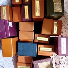 「箱のみ」ばら売り1個から USJ ハリーポッターの杖の箱になります  オリバンダーの店　の画像
