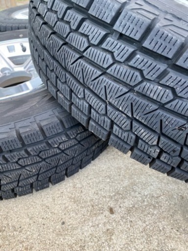 《スタッドレスタイヤ》現行ジムニーシエラ　195/80R15
